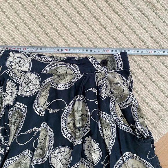Vintage - Pure Silk Nautical Themed Oversized Shorts Dark Blue - Picture 4 of 15